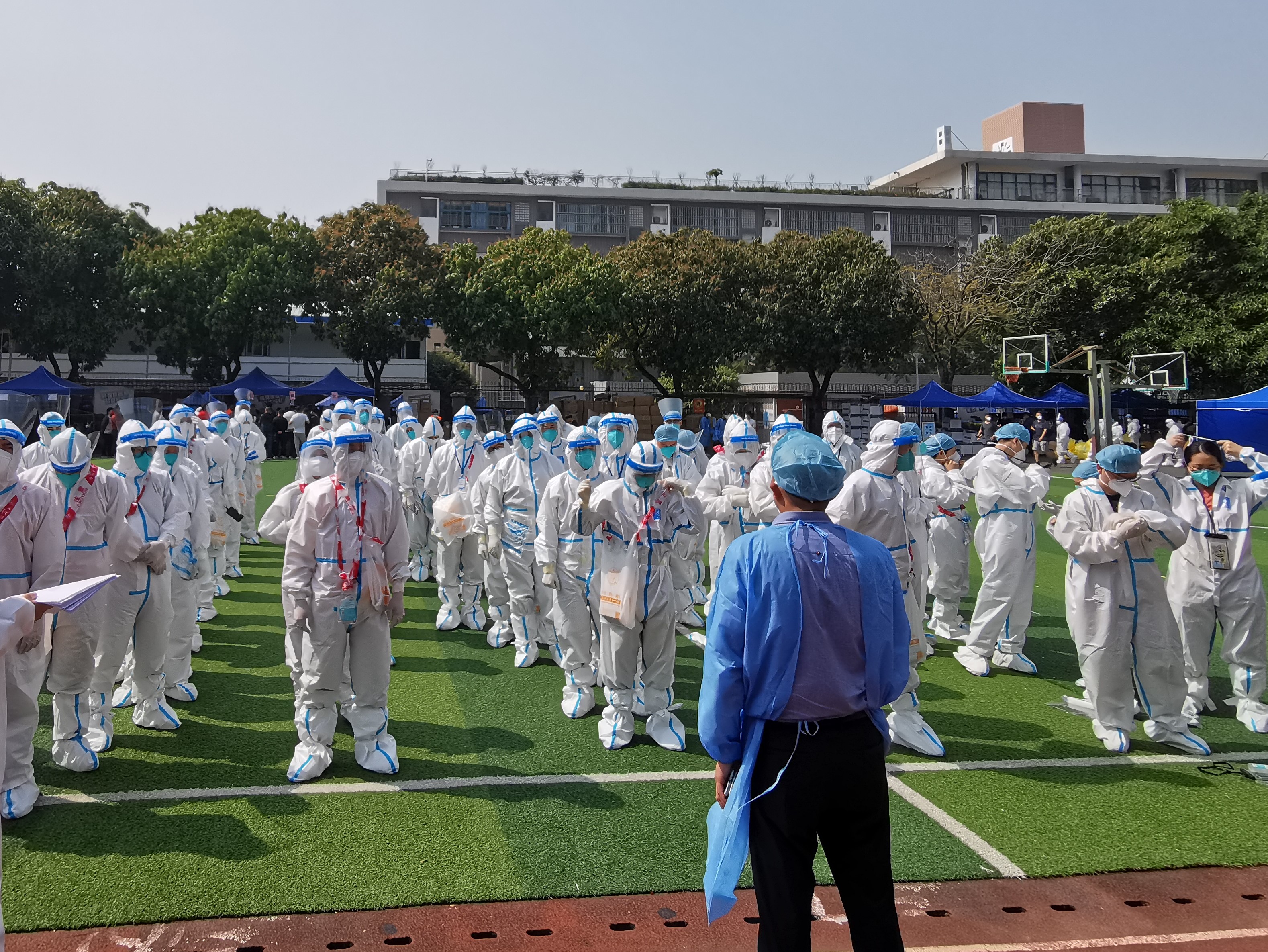 1646619049928002366.jpg 深铁志愿者驰援深圳战“疫”第一线1.jpg