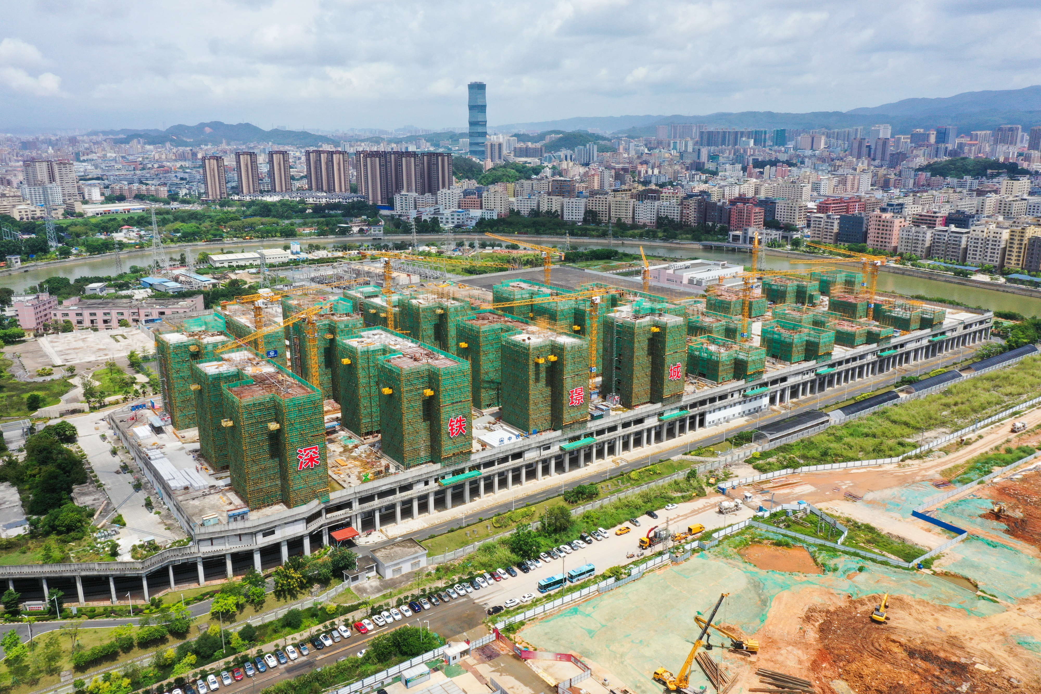 1.深铁璟城项目一期上盖建设全景_看图王.jpg