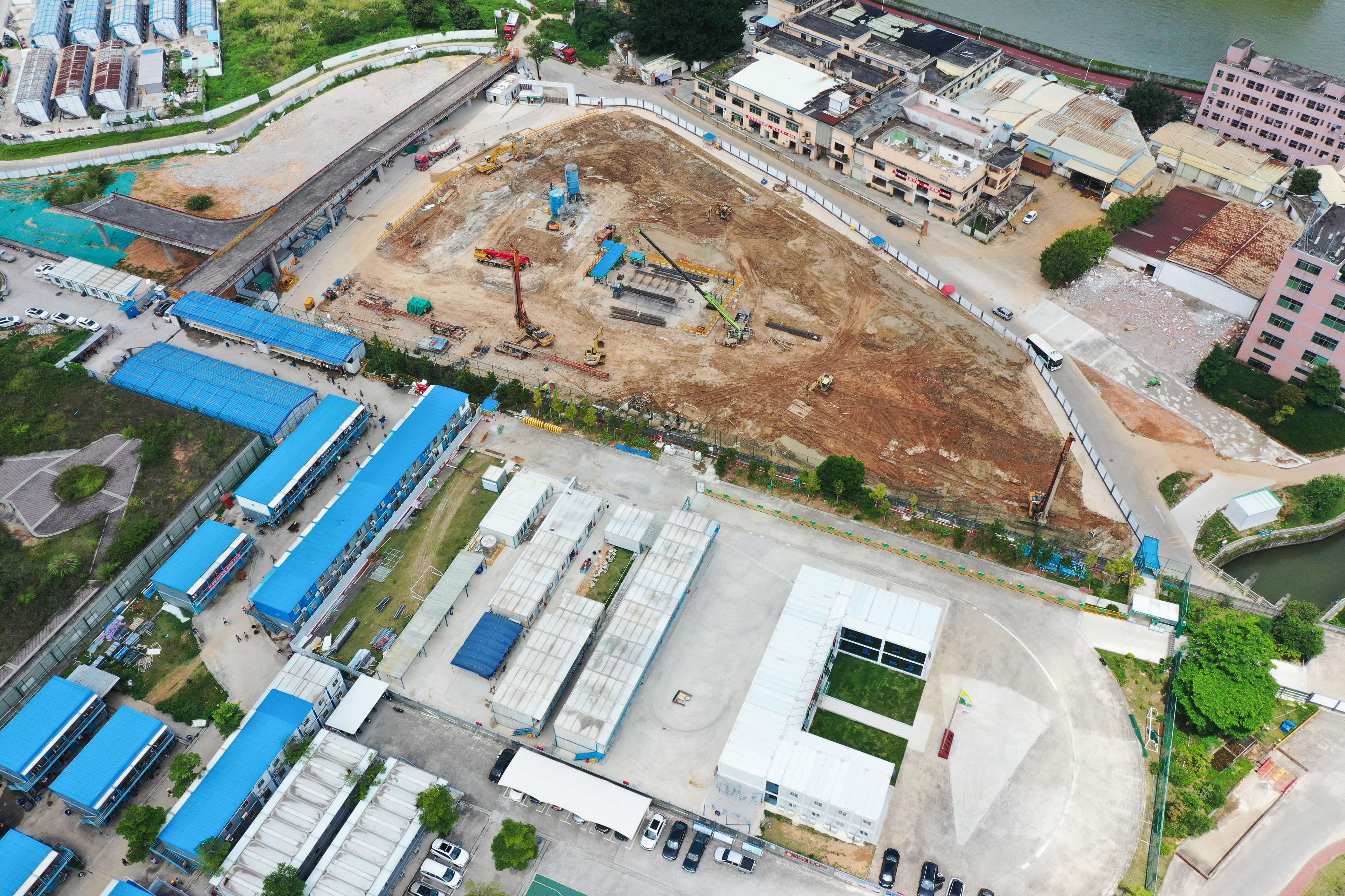 4.深铁璟城九年一贯制学校地面教学楼建设现场_看图王.jpg